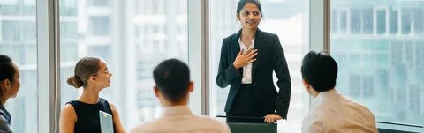 How Leadership Services Improve Employee Performance