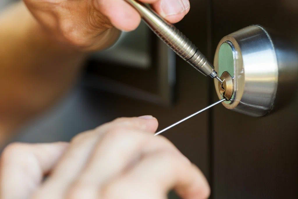 Booking a Locksmith Service in Mississauga